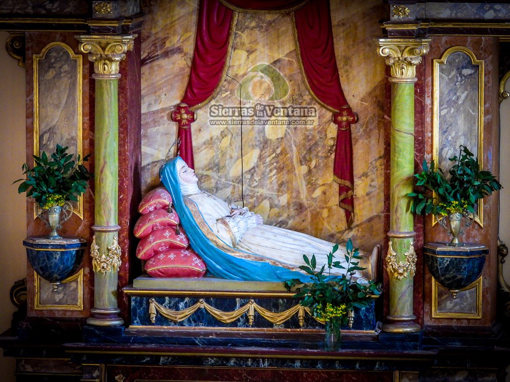 Virgen Nuestra señora del tránsito o dormida en Saldungaray