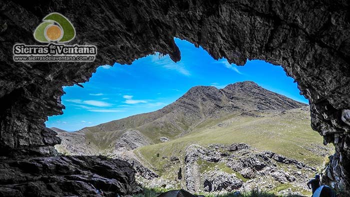 Cueva de los Guanacos en el Cerro Tres Picos