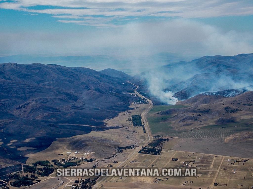 Incendio sobre las Sierras de la Ventana